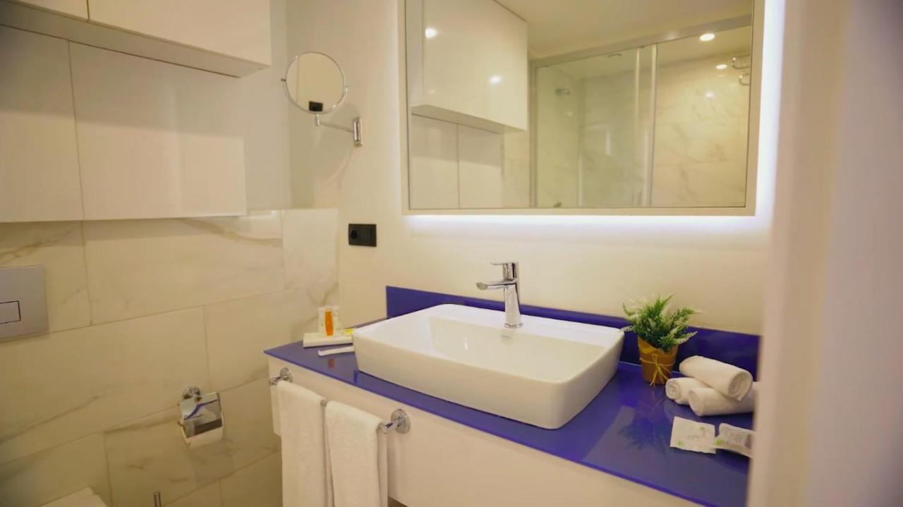 Orbi City Suite Sea View In Batumi Aparthotel Eksteriør bilde